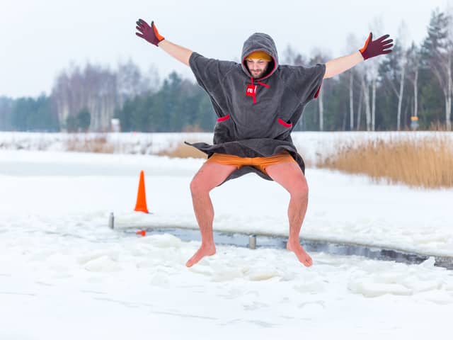 How a dry robe helps when wild swimming, best in the UK 2022