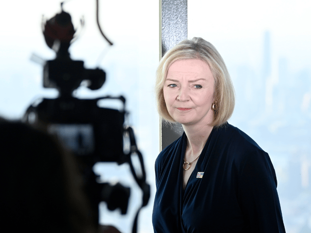 Liz Truss backs mini-budget despite cabinet not being consulted on top tax rate by Chancellor Kwasi Kwarteng