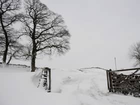 You would normally expect the weather to start to get warmer in March and April, but in 2013 the country saw unusually cold weather. Extensive spells of heavy snow were seen in the start and end of March across the UK. 