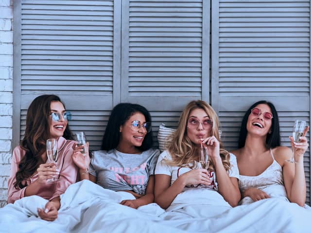 Galentine’s Day Drinks: The perfect night in with the girls including champagne, cocktails and non alcoholic