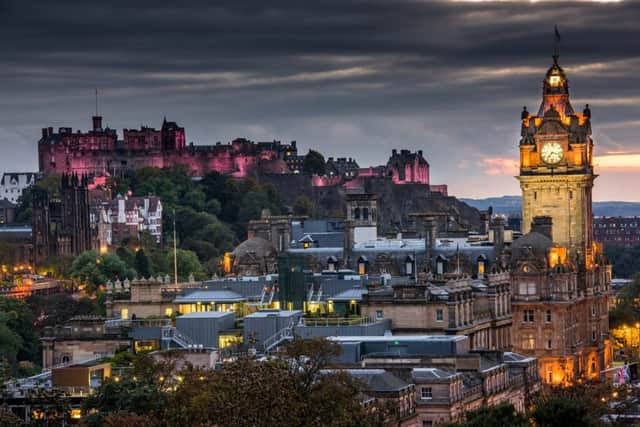 Edinburgh at dusk (photo: surangaw - stock.adobe.com)