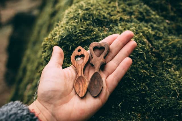 In Wales, lovers exchange unique and beautifully handcrafted wooden spoons on Valentines Day (photo: nachomp82 - stock.adobe.com)