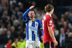 Alexis Mac Allister celebrates his penalty against Manchester United.