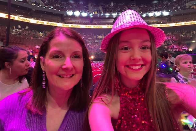 Katie and her mum at Melodifestivalen. 