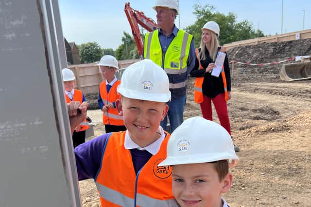 Jayden, 11, and Kadyn, 11, of Hebburn Lakes Primary School. Photo: TWFRS. 