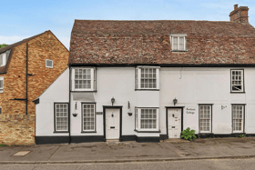 Spine-chilling cottage with ‘catacomb-like’ tunnel and secret meeting room on sale for £450k - pictures 