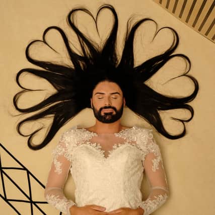 Ryan Clark recreates iconic selfies