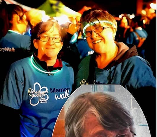 Denise Ross right with sister Annette and mum Rose (inset)