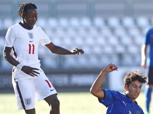 Alessandro Olivieri (R) of Italy is challenged by Trevan Sanusi (L) of England during the International Friendly Match between Italy U16 v England U16 at Stadio Silvio Piola on August 23, 2022 in Vercelli, Italy. (Photo by Marco Luzzani/Getty Images)
