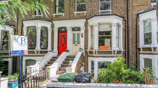 Trendy London flat hits the market for almost £500k - but the baths in the hallway 