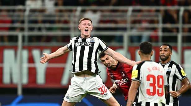 Elliot Anderson v AC Milan.  