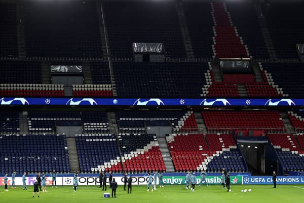 Newcastle United's players attend a training session at the Parc des Princes Stadium in Paris on November 27, 2023, on the eve of their UEFA Champions League football match against Paris Saint-Germain. (Photo by FRANCK FIFE / AFP) (Photo by FRANCK FIFE/AFP via Getty Images)