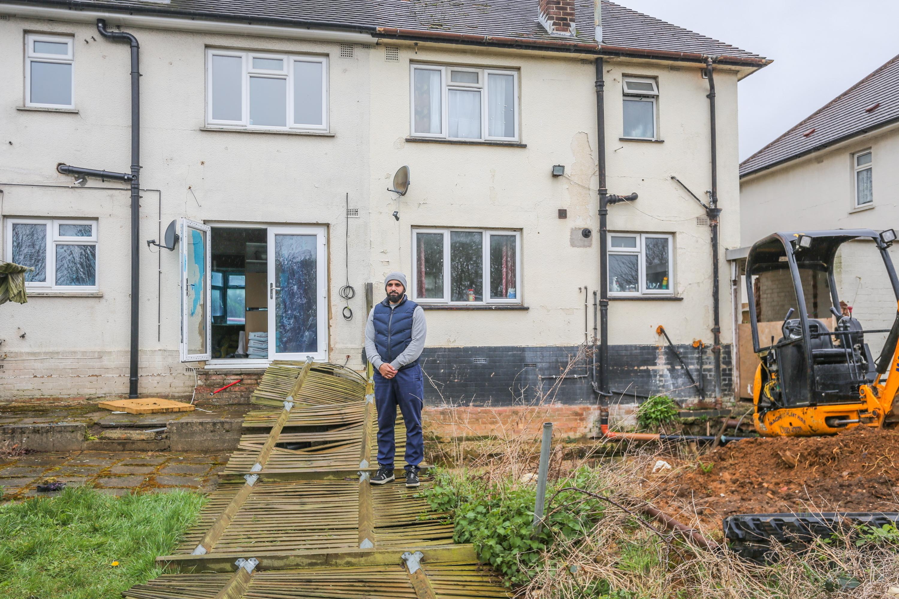 "My neighbour's extension is an eyesore - I'll never sell my home" - Vimarsana News