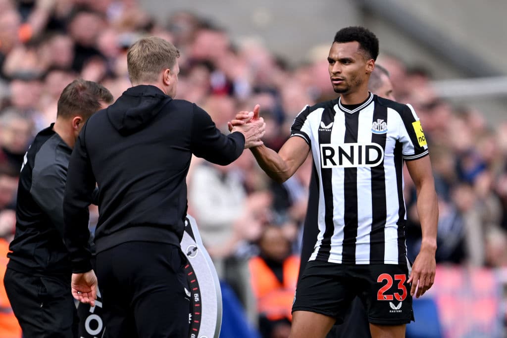 Eddie Howe denies fresh Newcastle United injury fears after player limped  off v Spurs
