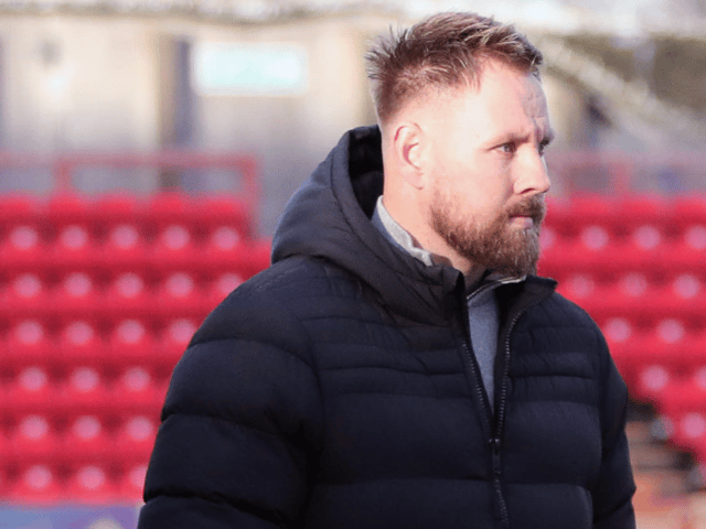Gateshead manager Rob Elliot (photo Charlie Waugh)