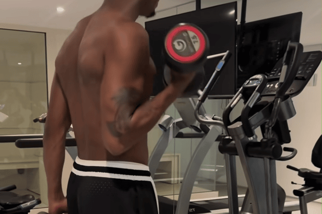 Joe Willock working in the gym in Portugal. 