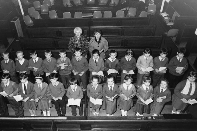 Pupils from St Matthew's Primary School, Jarrow performed at Park Road Methodist Church, Bede Burn Road in 1990. Do you recognise any of these Year 6 pupils?