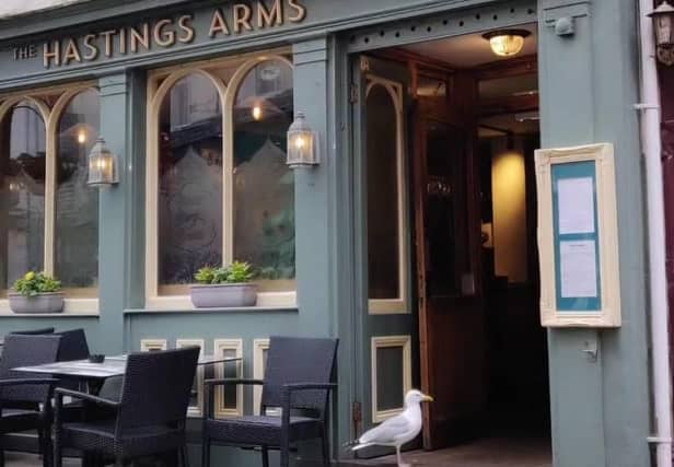 Seagull robs crisps from Hastings shop before nipping into pub.