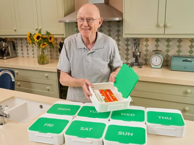 Giant pill box reminder for meals