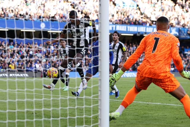Alexander Isak draws Newcastle level against Chelsea. 