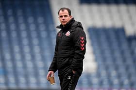 Sunderland head coach Régis Le Bris at Loftus Road for the game against QPR