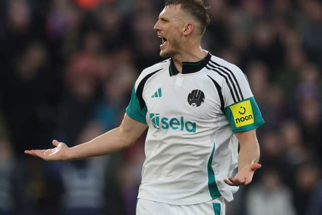 Dan Burn of Newcastle United Football Club during the Premier League match between Crystal Palace FC and Newcastle United FC at Selhurst Park on November 30, 2024 in London, England. (Photo by Richard Pelham/Getty Images)