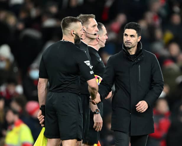 Arsenal manager Mikel Arteta and Craig Pawson. 