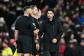 Arsenal manager Mikel Arteta and Craig Pawson. 