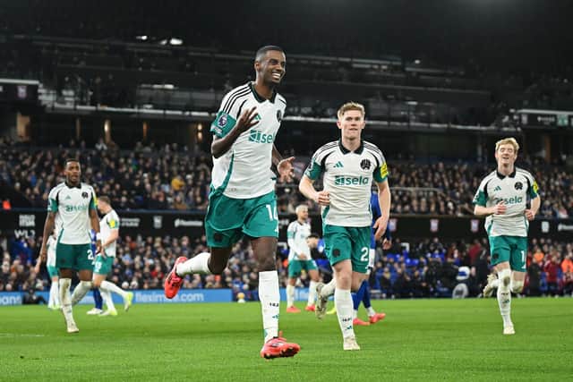 Alexander Isak of Newcastle United celebrates scoring his team's fourth goal, to complete his hat-trick, with teammates during the Premier League match between Ipswich Town FC and Newcastle United FC at Portman Road on December 21, 2024 in Ipswich, England. (Photo by Michael Regan/Getty Images)