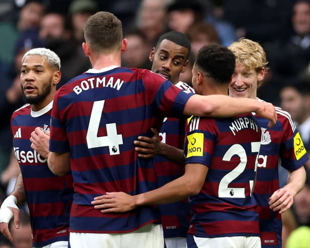 Alexander Isak of Newcastle United celebrates scoring his team's second goal with teammates Sven Botman, Jacob Murphy and Anthony Gordon during the Premier League match between Tottenham Hotspur FC and Newcastle United FC at Tottenham Hotspur Stadium on January 04, 2025 in London, England. (Photo by Alex Pantling/Getty Images)