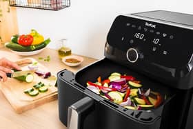 The Easy Fry Mega has a huge single drawer