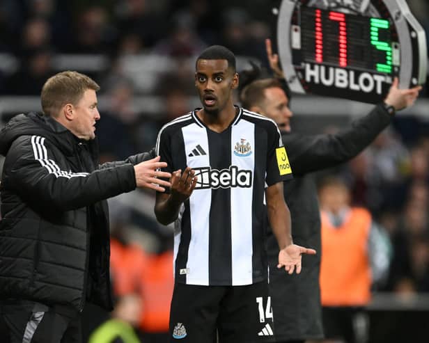 Eddie Howe, Manager of Newcastle United, gives Alexander Isak instructions during the Premier League match between Newcastle United FC and Leicester City FC at St James' Park on December 14, 2024 in Newcastle upon Tyne, England. (Photo by Stu Forster/Getty Images)