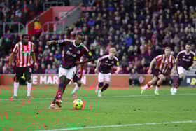 Alexander Isak of Newcastle United scores his team's first goal from a penalty kick during the Premier League match between Southampton FC and Newcastle United FC at St Mary's Stadium on January 25, 2025 in Southampton, England. (Photo by Ryan Pierse/Getty Images)