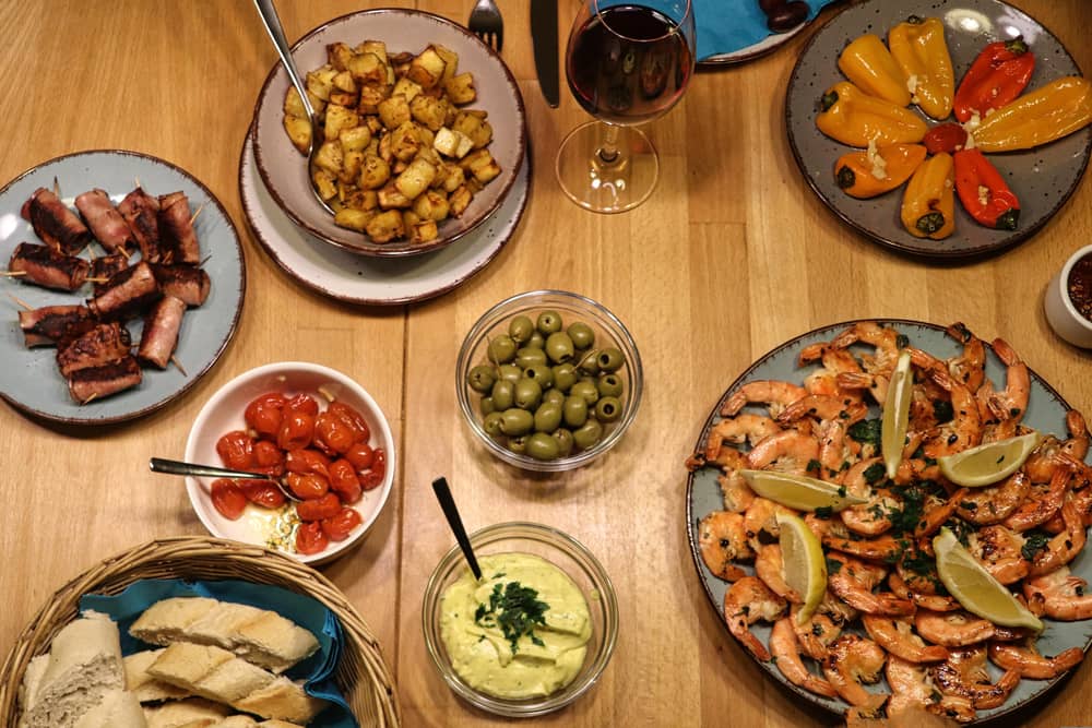 The Royal China hot food takeaway will be turned into a “café bistro” serving tapas, paninis, cold sandwiches and salads