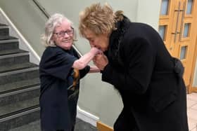 Rod Stewart dances with superfan during surprise hospital visit 