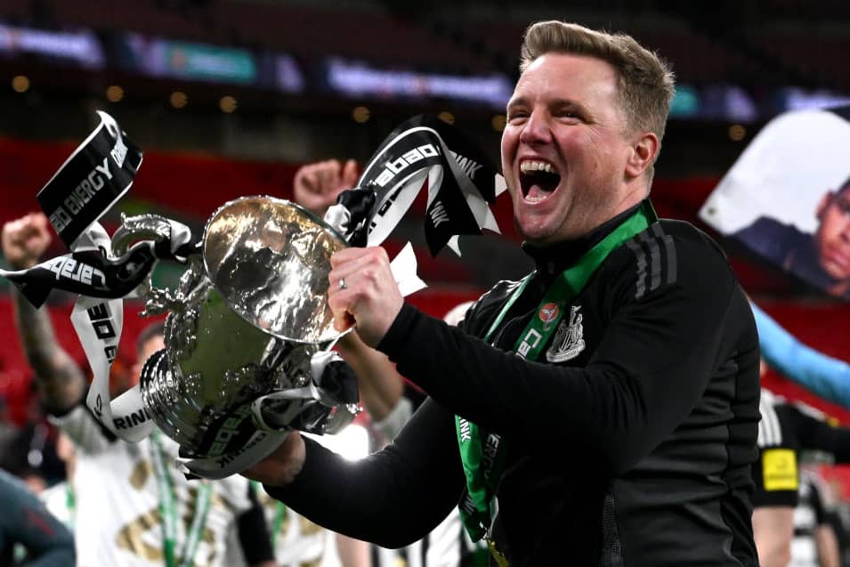 Eddie Howe celebrates Carabao Cup win. 