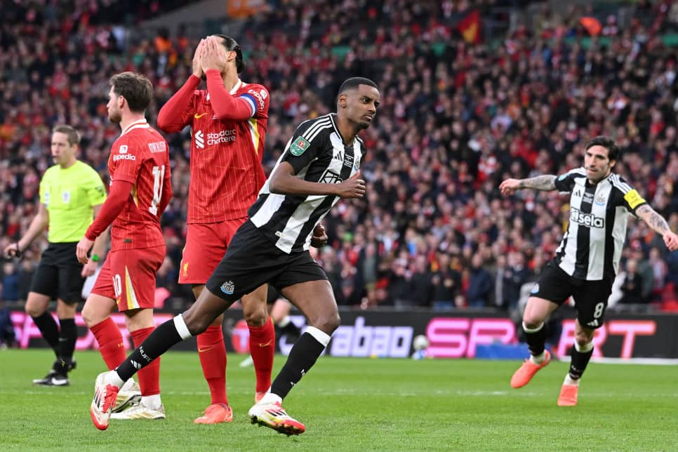 Alexander Isak celebrating scoring Newcastle United's second goal against Liverpool in the Carabao Cup final at Wembley