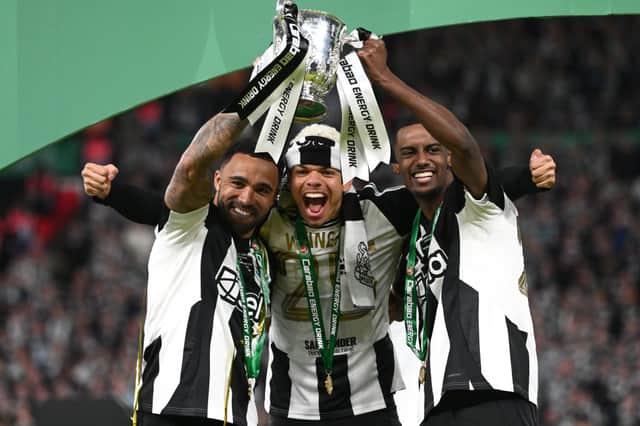 Callum Wilson celebrating the Carabao Cup win with Will Osula and Alexander Isak.