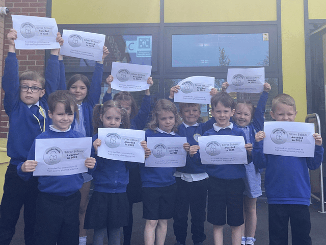 Toner Avenue Primary School, in Hebburn, has received a silver accreditation award for their work on early years reading.