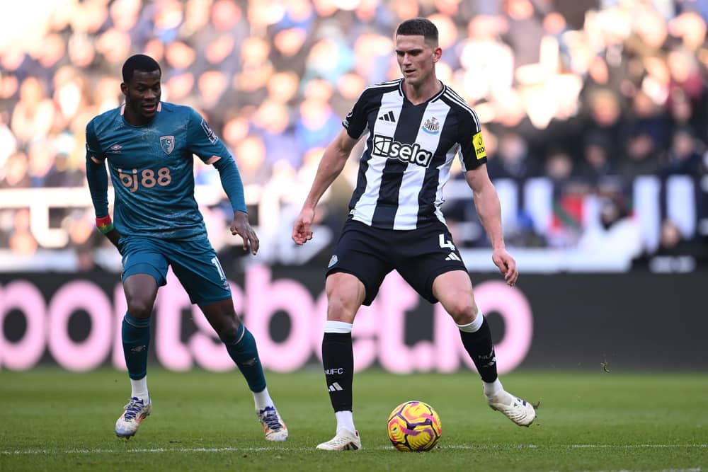 The centre-back underwent a minor operation in late March to get to the bottom of a knee problem. He may return by May but won't face the Red Devils.  