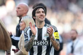 Sandro Tonali of Newcastle United applauds the fans following the Premier League match between Newcastle United FC and Everton FC at St James' Park on May 25, 2025 in Newcastle upon Tyne, England. (Photo by George Wood/Getty Images)