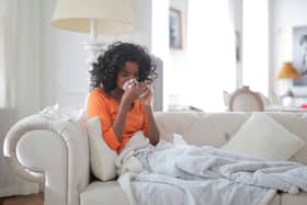 Pollen levels have been rising, this is how to tell the difference between a summer cold and hay fever.