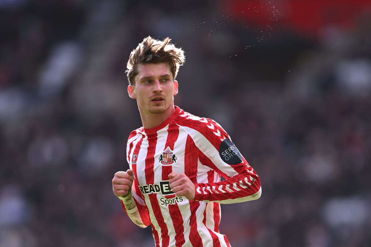 Sunderland receive double injury boost as absent duo pictured in first team training