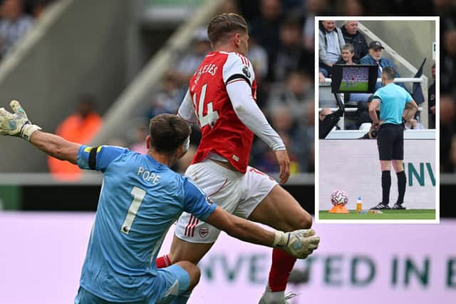 VAR intervened to overturn a penalty given by Jarred Gillett after Nick Pope & Viktor Gyokeres collided in the penalty box
