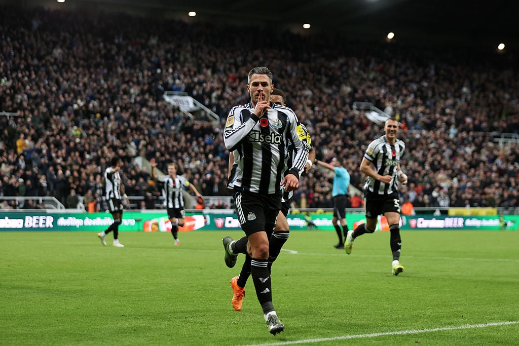 Bundesliga clubs ‘in talks’ over signing of Newcastle United star - Sky Sports Germany reports