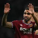 West Ham United's English striker #09 Callum Wilson celebrates on the pitch after the English Premier League football match between Tottenham Hotspur and West Ham United at the Tottenham Hotspur Stadium in London, on January 17, 2026. West Ham won the game 2-1. (Photo by Glyn KIRK / AFP via Getty Images)