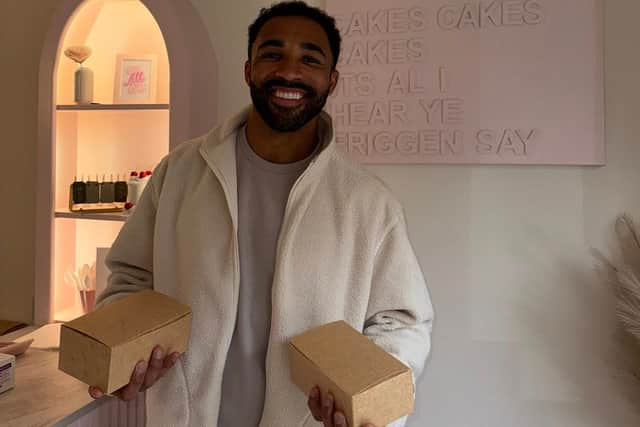 Callum Wilson returns to Newcastle... to pick up some cakes! (Photo credit: Cute as Cakes)
