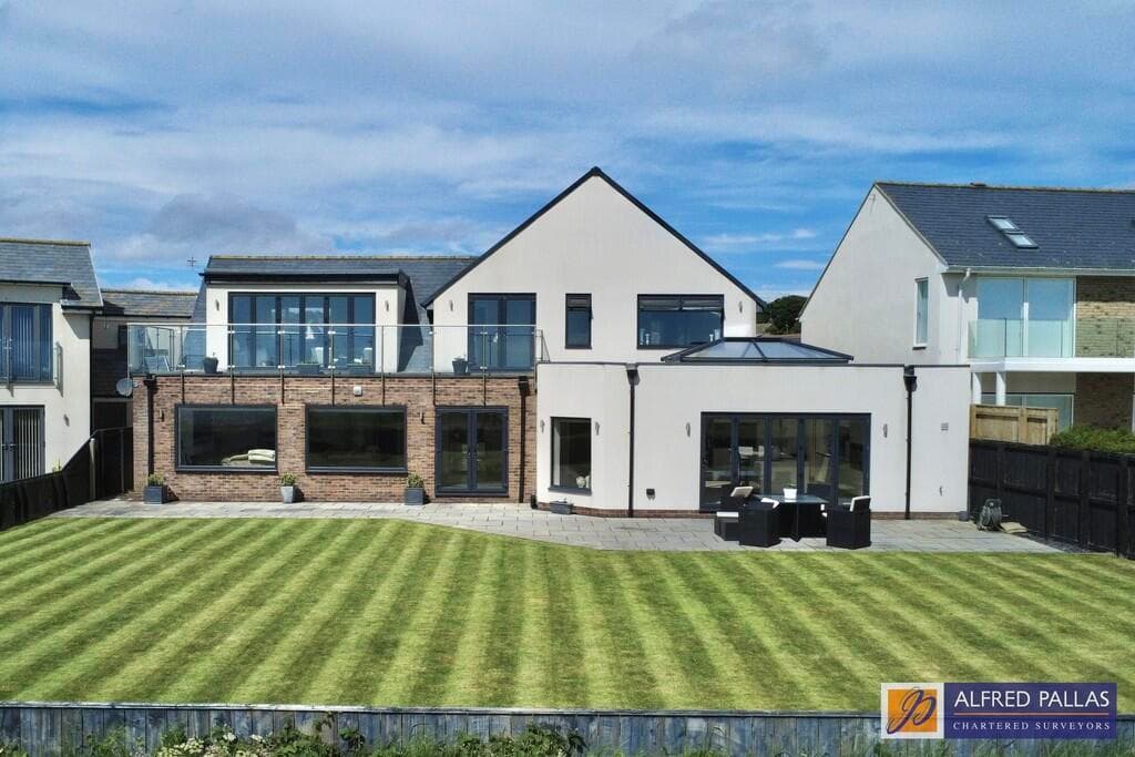 Whitburn Fish Clifftop stunner at Whitburn is in an exceptional spot and has ...