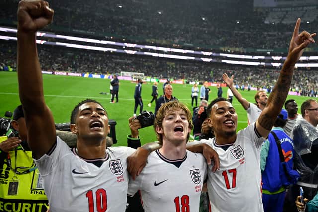 Jude Bellingham, Anthony Gordon and Morgan Rogers celebrate England's World Cup win over Mexico.