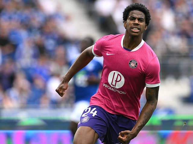Toulouse left back Dayann Methalie